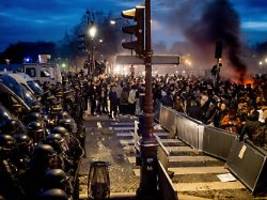 Protest gegen Rentenreform: Mehr als 200 Festnahmen bei Unruhen in Paris