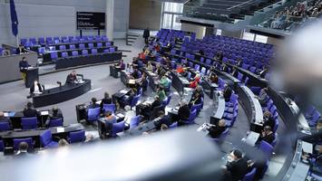 Trotz heftiger Kritik - Bundestag stimmt für umstrittene Wahlrechtsreform