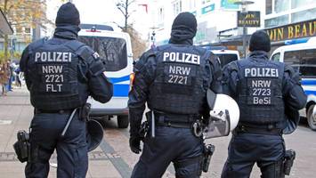 „Menschen, die unser System fundamental ablehnen“ - Verfassungsschutz warnt vor radikalisierten „Demokratiefeinden“ in NRW