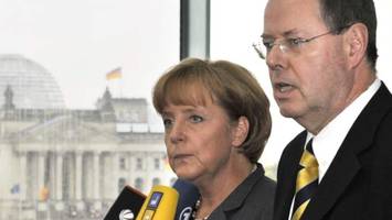 Gab 2008 Sparer-Garantie - Merkel-Minister Steinbrück erklärt, was die Krise 2008 von heute unterscheidet
