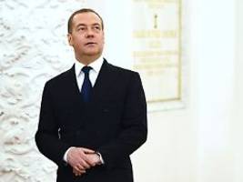 Wie Verbrecher zerquetschen: Medwedew droht russischer Rüstungsindustrie
