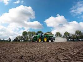Gaspreis verteuert Produktion: Landwirte kaufen wegen Ukraine-Krieg weniger Dünger