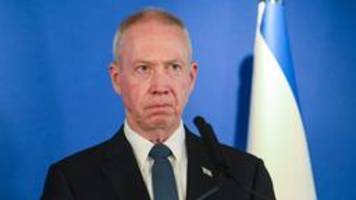 Israels Verteidigungsminister fordert Stopp des Justizumbaus