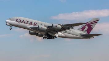 Nach Korruptionsskandal in EU-Parlament - Freiflüge mit Qatar Airways enthüllt - EU-Generaldirektor tritt zurück