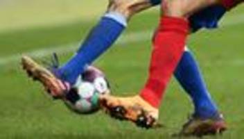 fußball: berater kritisiert labbadia: «nicht als neuner aufstellen»