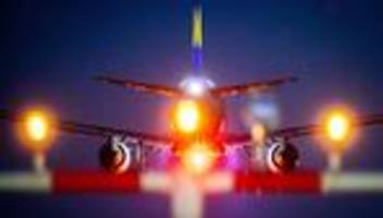 flugverkehr: grüne und linke für verbot von nachtflügen und privatjets