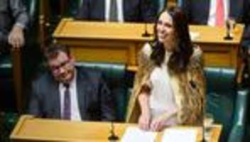 jacinda ardern: ex-premierministerin verabschiedet sich von neuseeländischem parlament