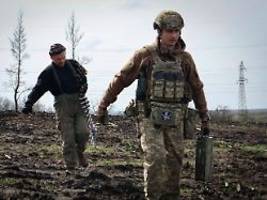 russische offensive auf bachmut: ukraine wirft moskau syrische taktik vor