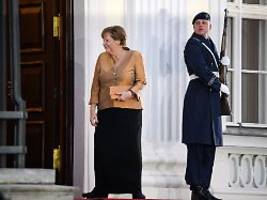 Orden erst zweimal verliehen: Diese Gäste hat Merkel zur ihrer Staatsehrung geladen