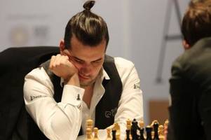 Nepomnjaschtschi erobert bei Schach-WM Führung zurück