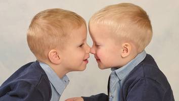 nach jahrelanger Ärzte-odyssee  - zwillinge leiden an seltener krankheit und brauchen dringend hilfe