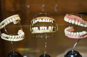 dentalmuseum zeigt skurriles und religiöses