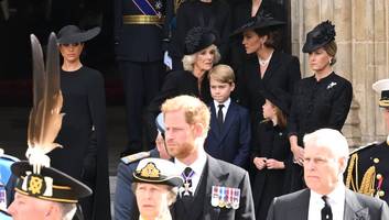 Weil Prinz George Ehrenpage ist - Meghan soll auf die Kinder von William und Kate eifersüchtig sein