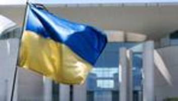 geschichte: weltkriegsgedenken: gericht erlaubt ukrainische flaggen