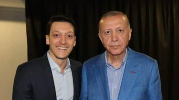 „wir sind bei ihnen, herr präsident“ - Özil posiert vor präsidentschaftswahl erneut mit erdogan