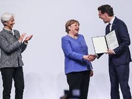 NRW-Staatspreis für Merkel: Einzigartig, unvergleichlich, unnachahmbar