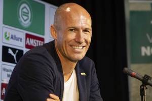 Besuch von Arjen Robben: Bayerns Psycho-Doping vor Leipzig