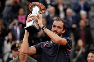 Medwedew triumphiert vor French Open erstmals auf Sand
