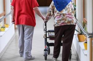 Kosten für Pflege und Pflegeheim: So bekommen Rentner Geld vom Staat zurück