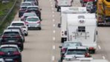 Verkehr: Viel Verkehr auf Bayerns Straßen nach Pfingsten