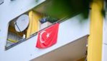 Wahl-Reaktionen: Nach Stichwahl in Türkei Autokorso am Berliner Ku'damm