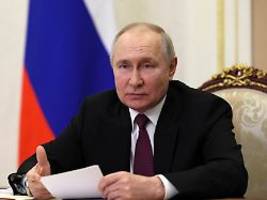 Kriegschaos zermürbt Russland: Stoischer Putin tut, als wäre nichts passiert