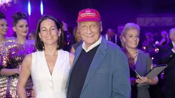 Zwischenurteil gefallen - Witwe von Niki Lauda triumphiert vor Gericht und soll mehr Geld bekommen