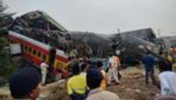 Coromandel Express: Hunderte Menschen sterben bei Zugunglück in Indien