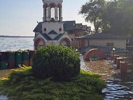 Kachowka-Staudamm zerstört: Erste Wassermassen sollen Cherson schon überfluten