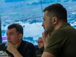 Staudamm-Sprengung ändert nichts: Selenskyj sieht Kiews Offensive nicht in Gefahr