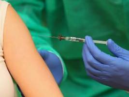 klägerin: richter befangen: impfschaden-prozess gegen biontech vertagt