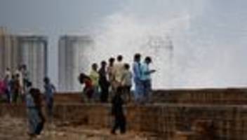 indien: zyklon mit windböen bis zu 150km/h erwartet