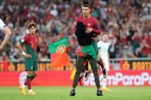 In EM-Quali mit Portugal: Flitzer liegt Ronaldo zu Füßen