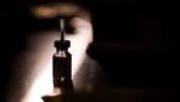 Corona-Pandemie: Hausarzt muss wegen Hunderter Scheinimpfungen vor Gericht