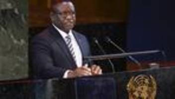 afrika: amtsinhaber julius maada bio zum präsidenten wiedergewählt