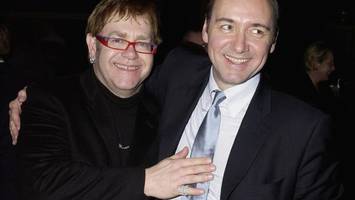 Prozess gegen Kevin Spacey - Elton John und David Furnish sagen aus