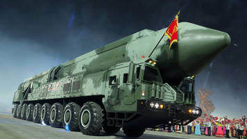 rüstung: medien: nordkorea zeigt verbotene ballistischen raketen bei militärparade