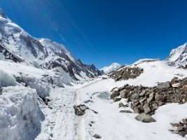 Nach Tod eines Bergträgers am K2: Augenzeugin: Auf Hilfe am Gipfel muss man tagelang warten