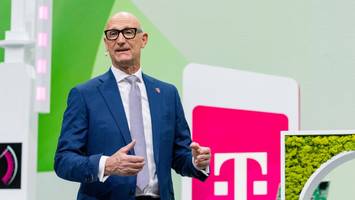 „Geld verschwindet im Staatssäckel" - Telekom-Boss geht Regierung an und droht mit mehr Investitionen im Ausland