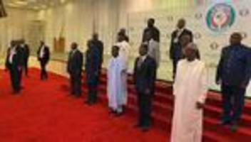 niger: putschisten drohen mit mord an präsidenten, ecowas stellt eingreiftruppe auf