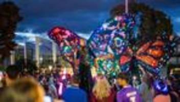erfurt: lichterfest im ega-park zieht rund 20.000 besucher an