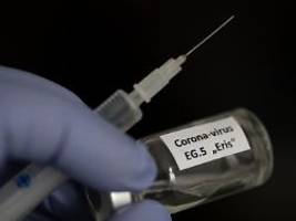infektionszahlen angestiegen: moderna: neuer covid-impfstoff wirkt gegen eris