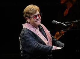 Nach Sturz in Behandlung: Elton John sucht Krankenhaus auf