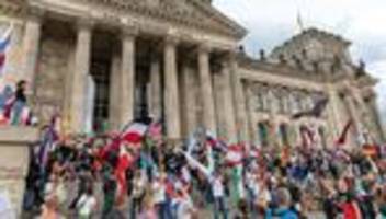 Reichsbürger: Wie es zum Sturm auf den Reichstag kam