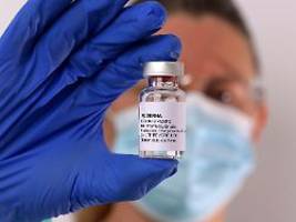 wirbel um biontech-privileg: bund: patienten müssen moderna-impfstoff nicht bezahlen