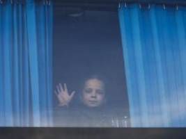 genozidale kriegführung: ukraine: russland hat fast 20.000 kinder verschleppt