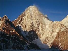 leiche noch nicht geborgen: russischer bergsteiger stürzt vom gasherbrum iv in den tod