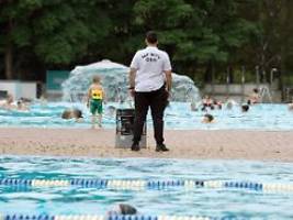 ausufernde kosten in berlin: freibad zahlt 91.000 euro im monat für wachdienst