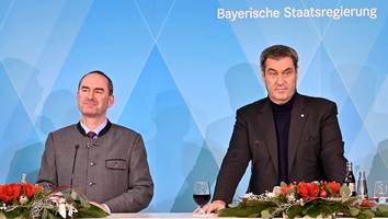 Bayern-Wahl im Ticker - Söders CSU liegt in Wahlumfragen deutlich vorn
