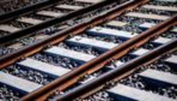verkehr: regionalzüge fahren wegen unwetterwarnung langsamer